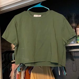 Green crop top t-shirt